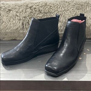 Hush Puppies Black Ankle Booties